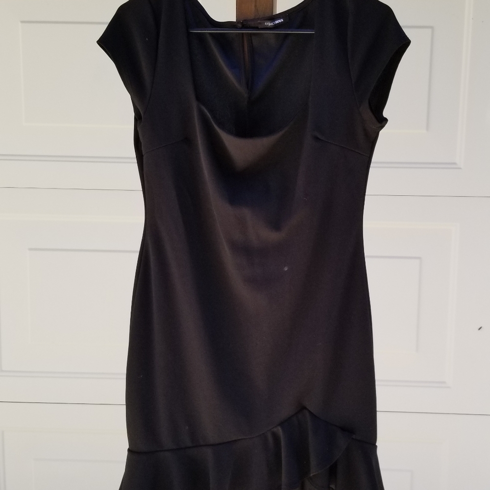 Black ruffle detail dress Fashion nova